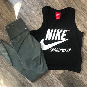 Nike Crop Top